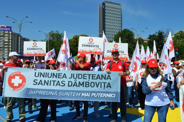 După gărzi și ture de noapte, în stradă pentru dreptate! SANITAS Dâmbovița, în prima linie a protestului național împotriva noii legi a salarizării