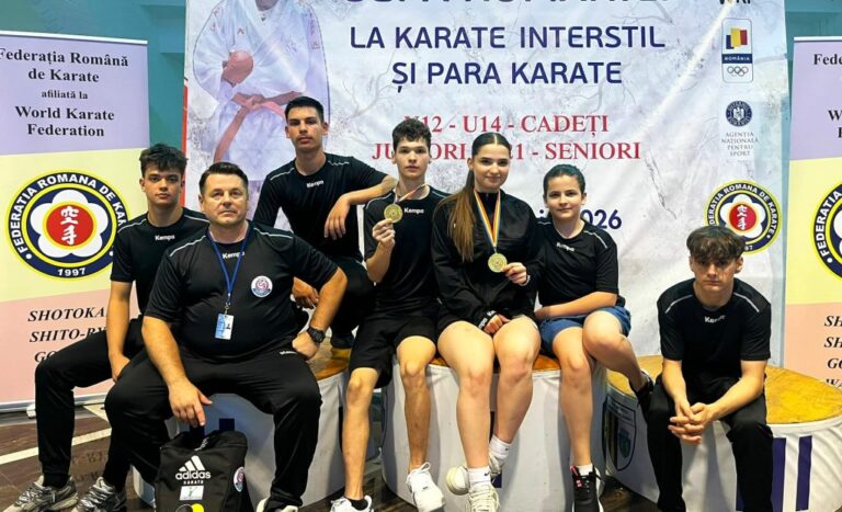 Performanță de excepție pentru doi sportivi din Târgoviște la Cupa României de Karate Interstiluri! Au cucerit aurul după ce au obținut victorii pe linie