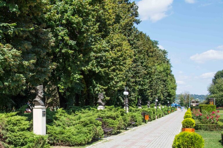 Valul de căldură a lovit în plin Dâmbovița! La Târgoviște și Titu s-au înregistrat 42 de grade luni după-amiază