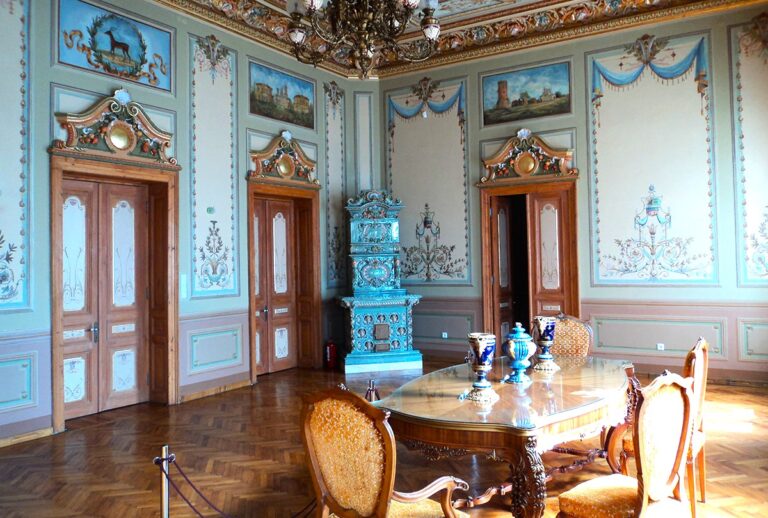 O comoară artistică revine la viață! Muzeul de Artă din Târgoviște redeschide una dintre cele mai valoroase expoziții permanente