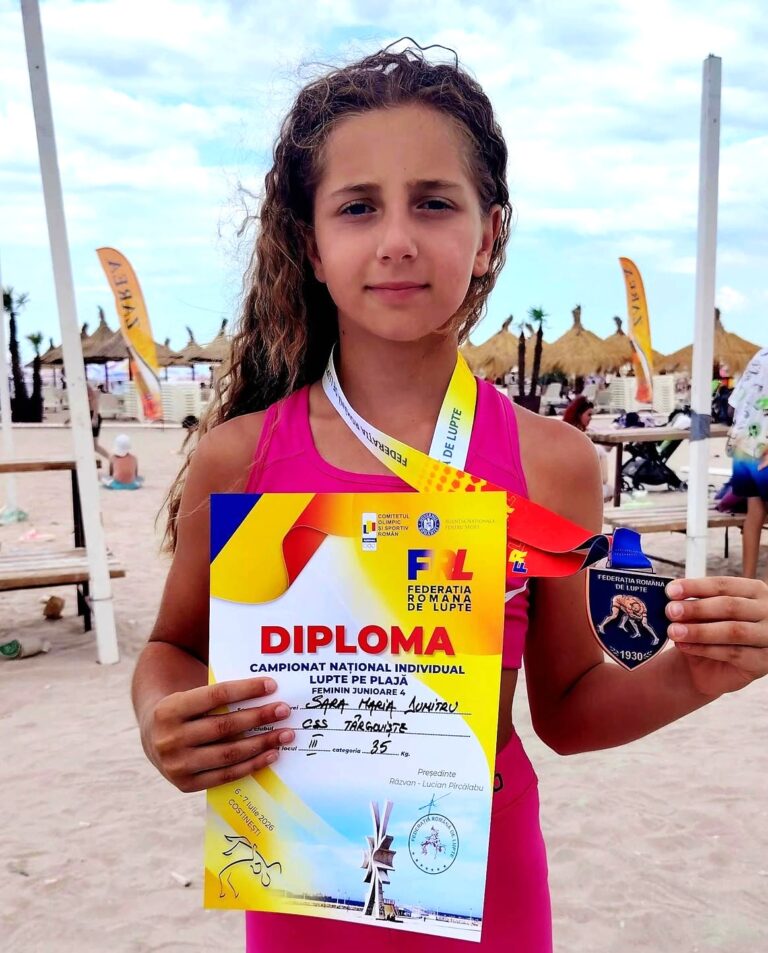 Sportivii de la CSȘ Târgoviște au încheiat în forță Campionatul Național de lupte pe plajă! Sara Maria Dumitru a urcat și ea pe podium