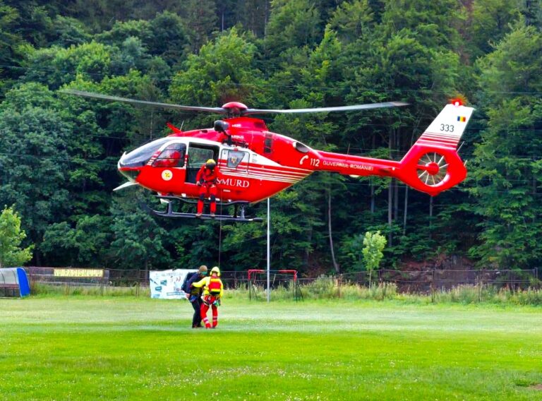 Coșmar în Bucegi! O alpinistă a murit, iar alte trei persoane au fost salvate la limită după căderea în gol. Patru elicoptere au fost trimise într-o misiune contracronometru