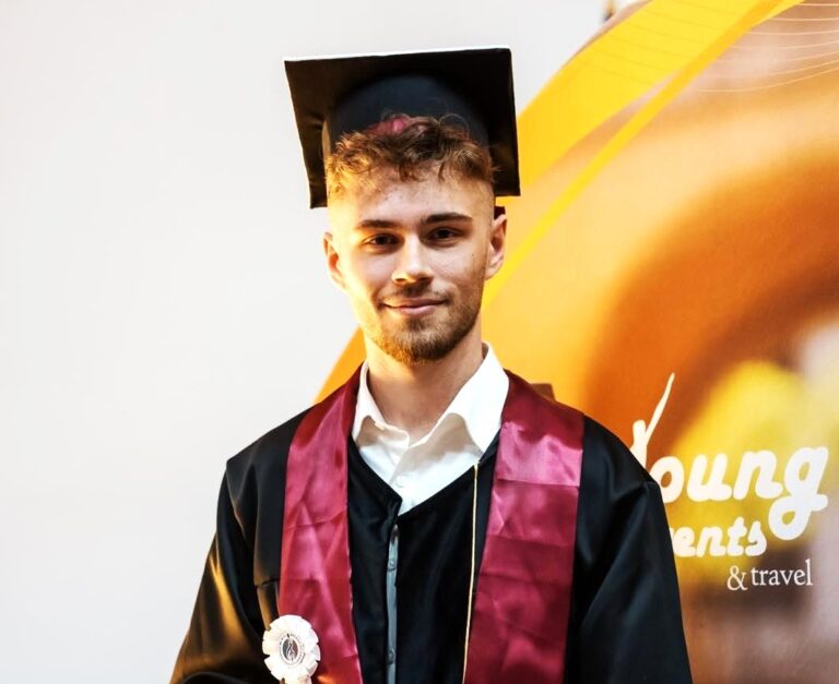 Excepțional! Un elev din Târgoviște, în elita viitorilor arhitecți ai României. A intrat cu al șaptelea rezultat la Universitatea de Arhitectură și Urbanism „Ion Mincu” București