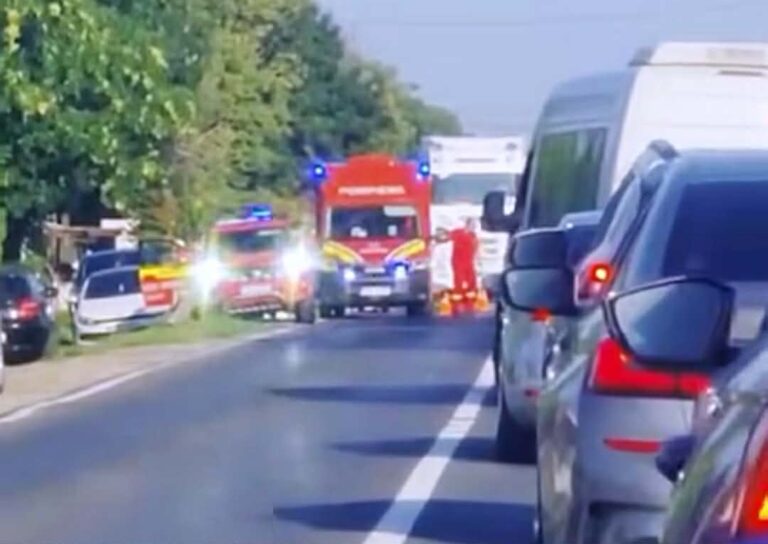 Și-a pierdut viața la volan sub privirile soției! Bărbatului i s-ar fi făcut rău după ce a aflat că fiica sa a fost implicată într-un accident violent