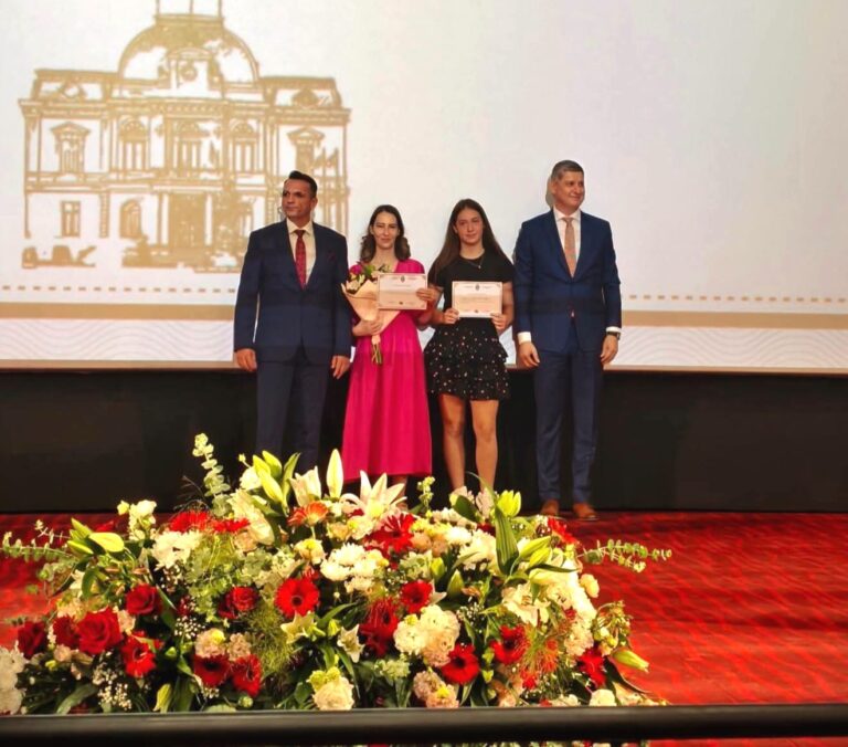 Târgoviștea și-a premiat elitele! Peste 500 de elevi și profesori au urcat pe scena excelenței la Gala Performanței în Educație