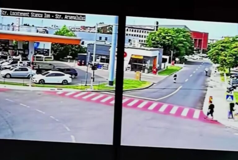 Municipiul Târgoviște intră în era Smart City! Semafoare inteligente, trafic monitorizat în timp real și mai multă siguranță pe străzi. „Camerele montate nu vizează nici rovinieta, nici nu au proprietăți de radar”