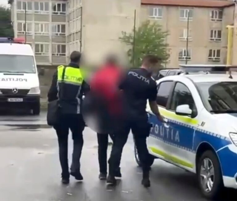 A paralizat sistemul de supraveghere al Târgoviștei! Un bărbat a lăsat 21 de camere fără semnal. Individul a fost reținut pentru distrugere