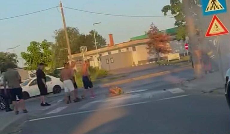 Și-a dat foc în plină stradă! Tânăr de 31 de ani, salvat în ultima clipă de polițiști