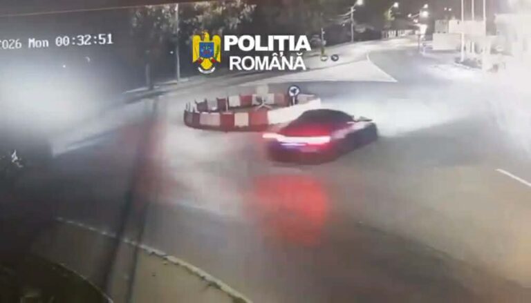 A ignorat permisul suspendat și a făcut „spectacol” într-un sens giratoriu din Târgoviște, în miez de noapte! Dosar penal și amendă usturătoare pentru un tânăr de 22 de ani