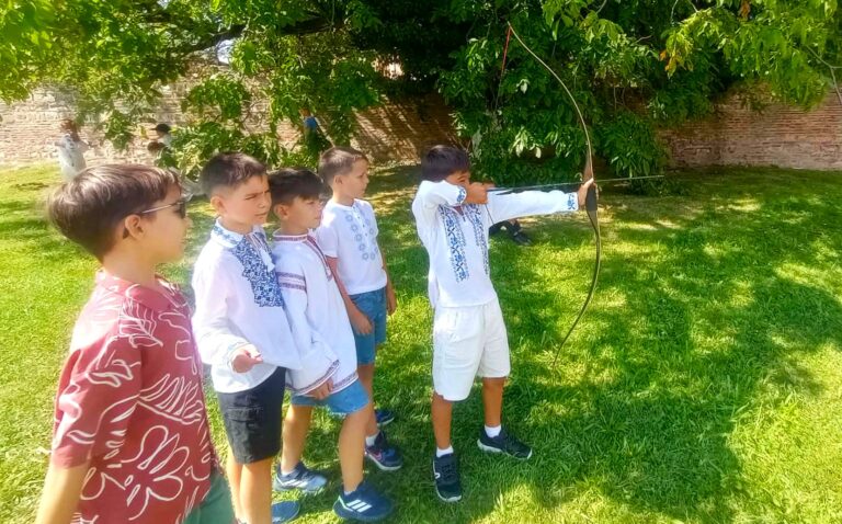 Au lăsat telefoanele și au descoperit istoria! „Vacanță la muzeu”, două săptămâni în care copilăria a învins ecranele