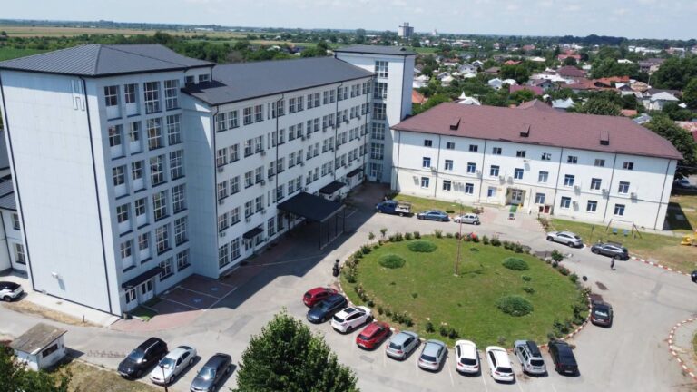 După șase ani de tăcere, la Găești se aud din nou primele plânsete de nou-născut! Sala de nașteri a Spitalului Orășenesc a fost redeschisă