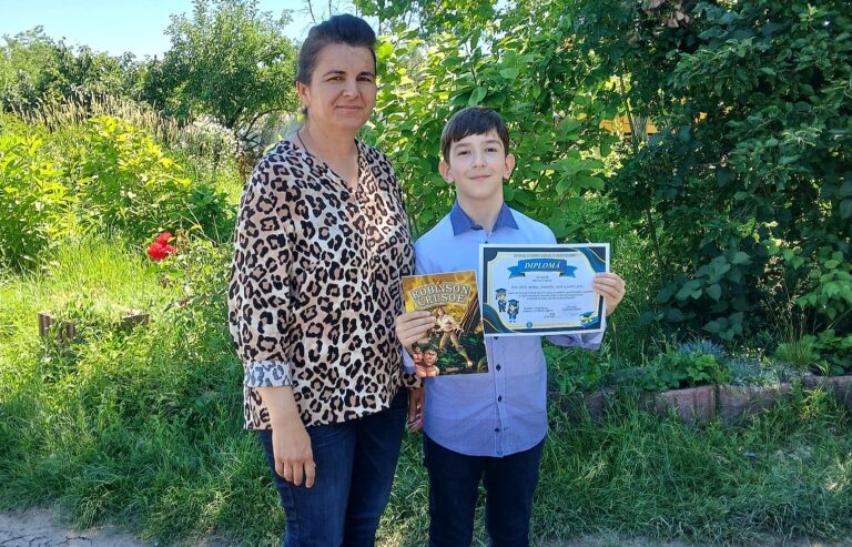 Alertă într-o comună din Dâmbovița! O mamă și fiul ei, de 11 ani, sunt de negăsit. Poliția cere ajutorul cetățenilor