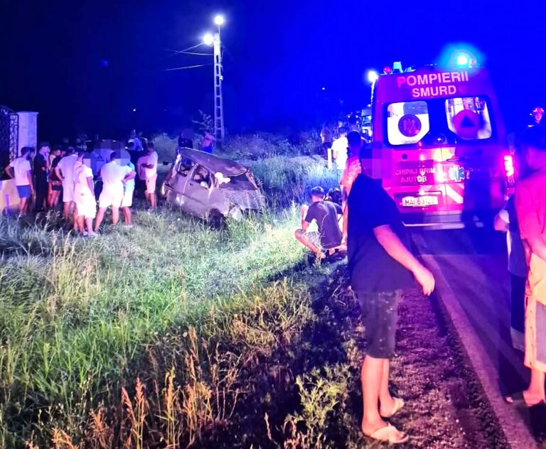 Noapte însângerată în Dâmbovița! Cinci vieți spulberate pe DN 61, în urma unui accident înfiorător. Tânărul aflat la volan mașinii răsturnate nu avea permis de conducere
