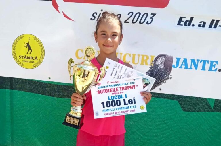 Tenismena târgovișteană Teodora Bucura, rezultate de senzație la Craiova! A devenit învingătoare la simplu și finalistă în proba de dublu