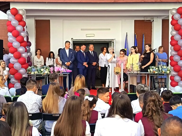 Școala din Târgoviște unde performanța începe din prima zi! Clopoțelul a sunat și la Colegiul Național Pedagogic „Constantin Cantacuzino”