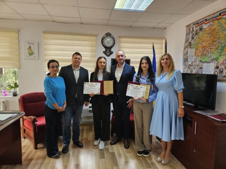 Elevii de 10 ai Dâmboviței la Bacalaureat, premiați și de Inspectoratul Școlar Județean! Performerii au fost recompensați cu câte 5000 de lei