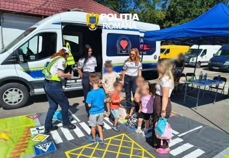 O clipă de neatenție poate costa o viață! Lecția de circulație primită de copii de Zilele Cetății Târgoviște