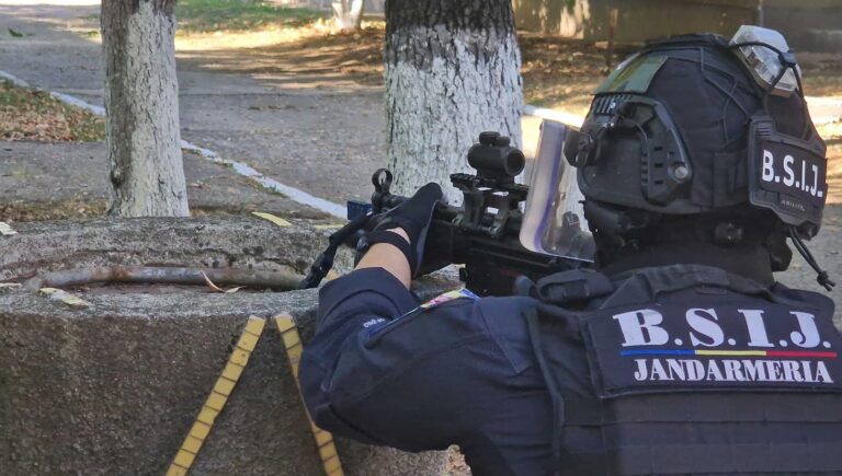 Forțe speciale și negociatori FBI, în acțiune la Târgoviște! Jandarmii dâmbovițeni, în prima linie a exercițiului internațional de amploare „Carphatian Blue Shield 2026”