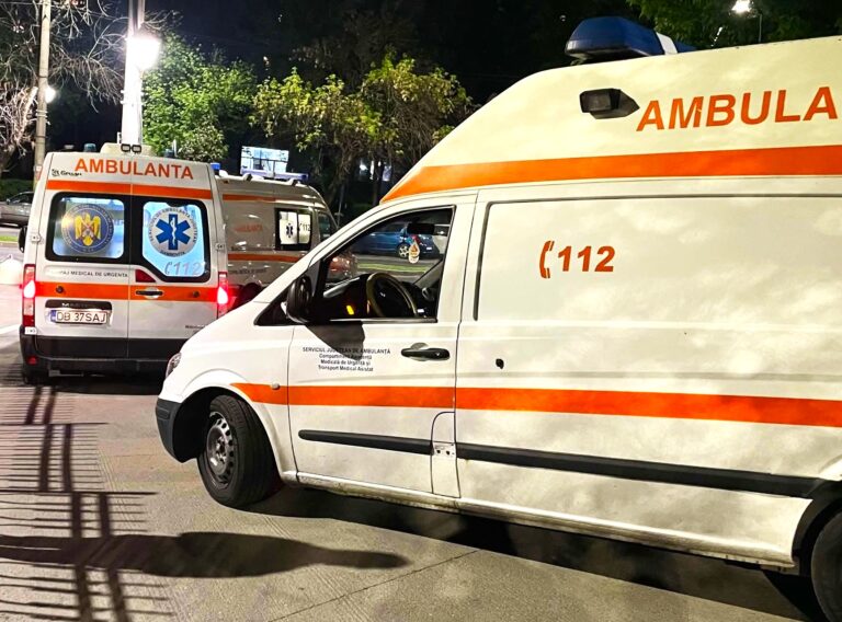 Este anchetă internă la SAJ Dâmbovița, după incidentul șocant consumat între doi ambulanțieri! Unul dintre ei și-ar fi atacat colegul cu un cuțit