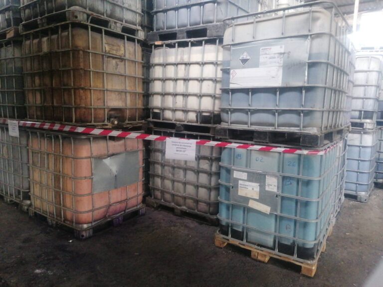 Amendă usturătoare pentru un operator economic din Dâmbovița, autorizat pentru colectarea și tratarea deșeurilor periculoase și nepericuloase! Inspectorii Gărzii de Mediu cer și suspendarea autorizației