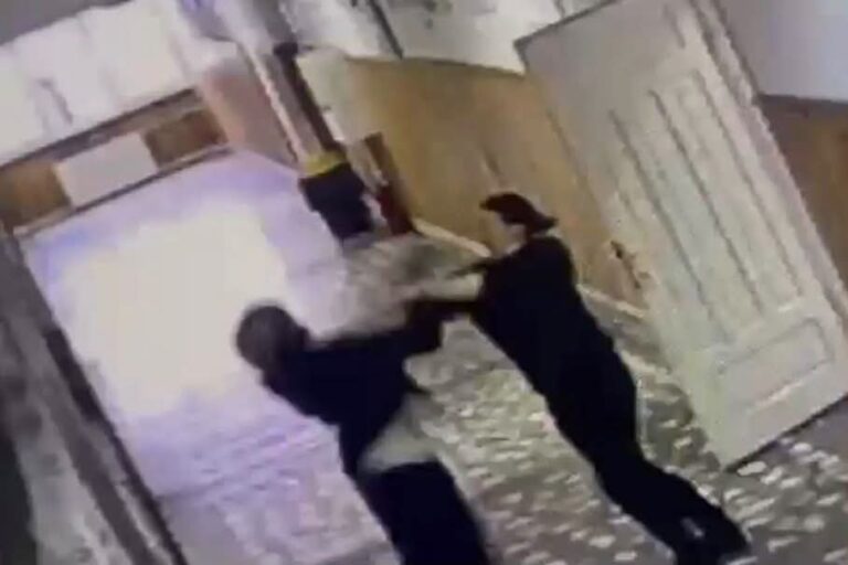 Școlile, scene ale unor violențe extreme! Două atacuri cu arme albe în doar câteva zile. Apelul președintelui Nicușor Dan: „Nu ne mai permitem să ignorăm aceste semnale”