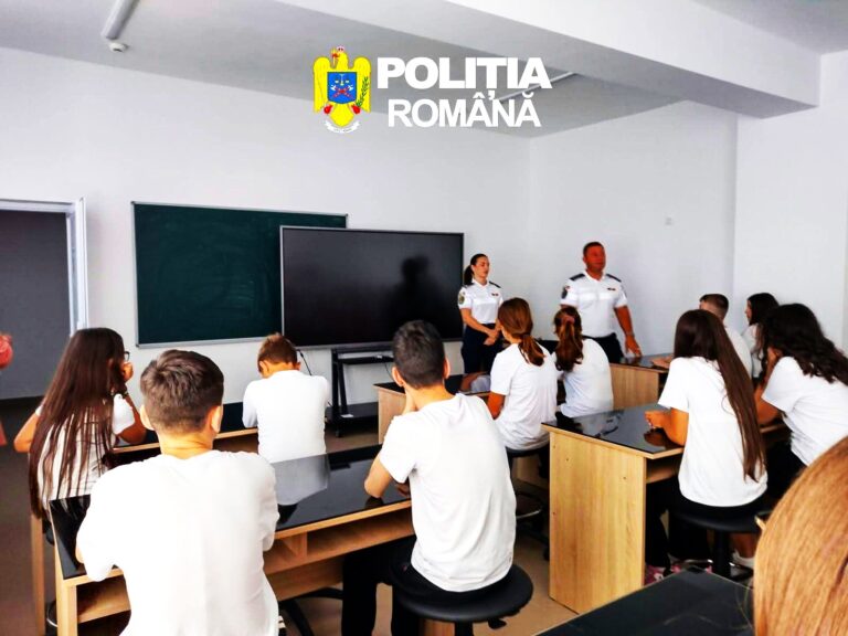 Școlile din Pucioasa, sub lupa polițiștilor! Peste 100 de elevi și aproape 40 de profesori, implicați într-o amplă acțiune pentru siguranță