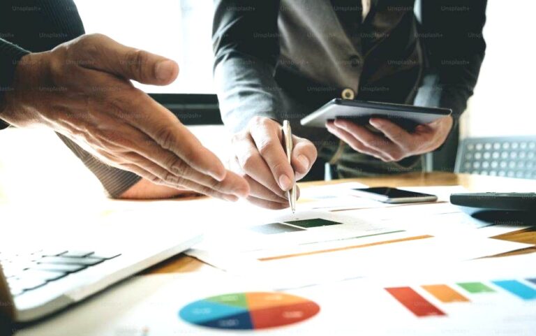 Semnal de alarmă în Dâmbovița pe piața muncii! Salariile cresc timid, iar șomajul urcă